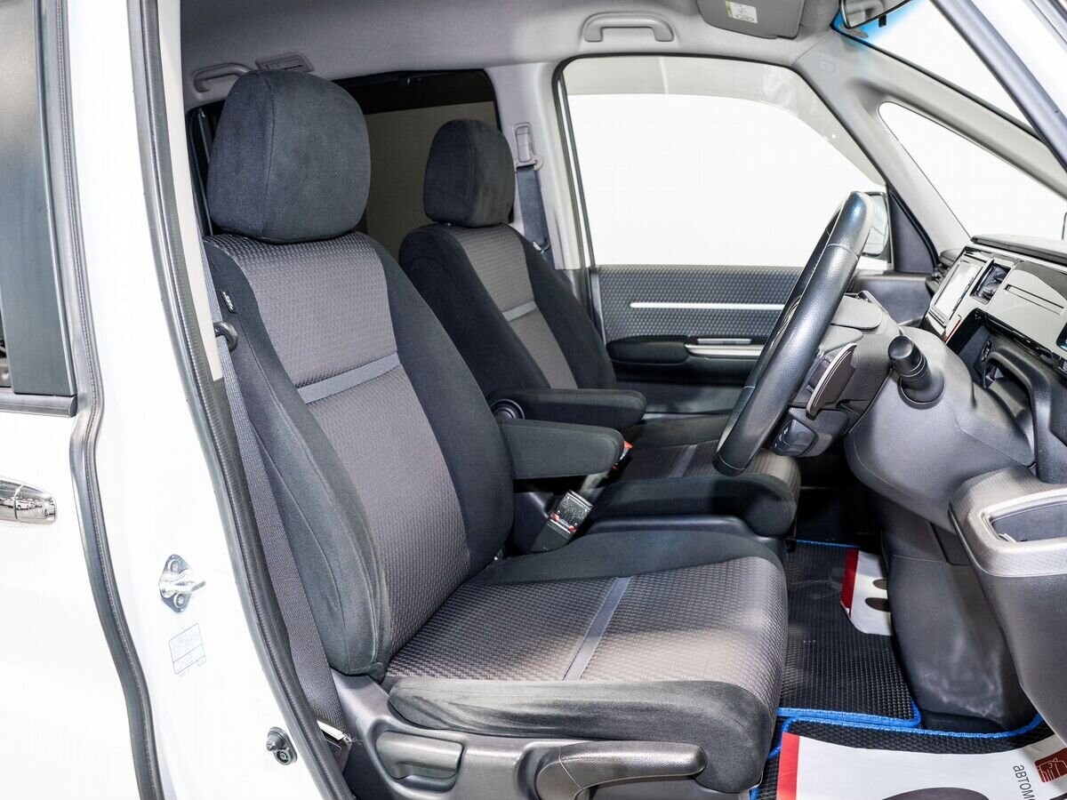 Honda Stepwgn 2016 - фото автомобиля