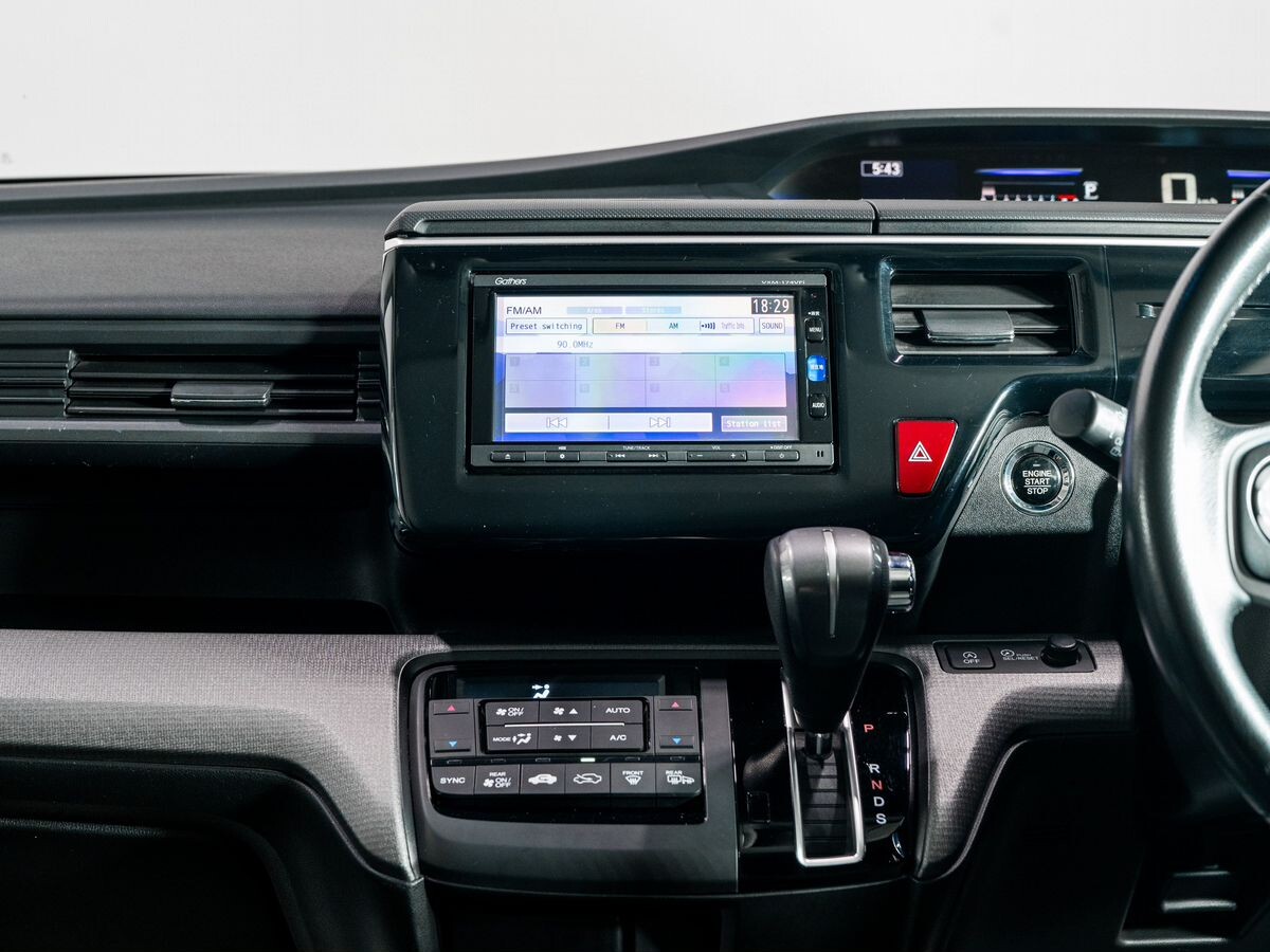 Honda Stepwgn 2016 - фото автомобиля