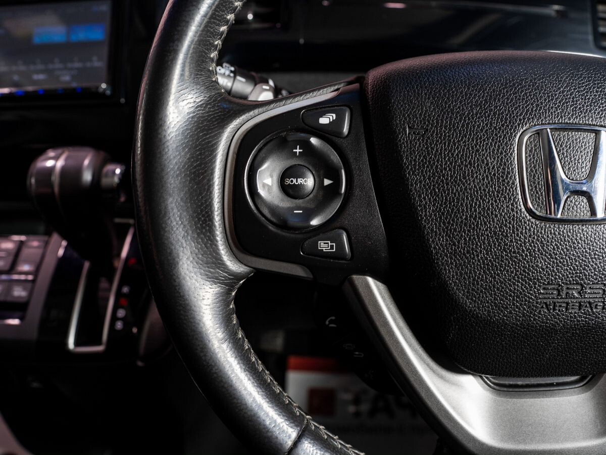 Honda Stepwgn 2019 - фото автомобиля