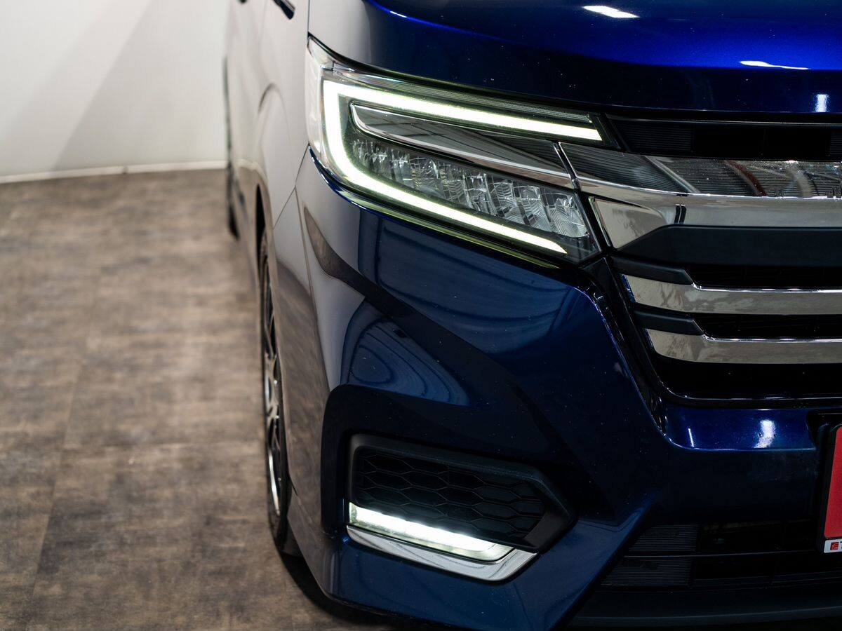 Honda Stepwgn 2019 - фото автомобиля
