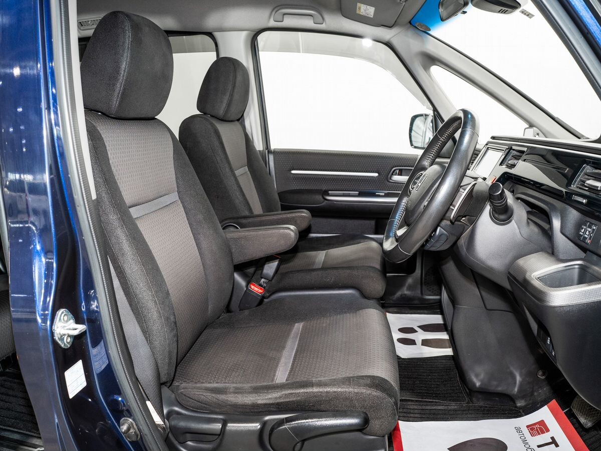 Honda Stepwgn 2019 - фото автомобиля