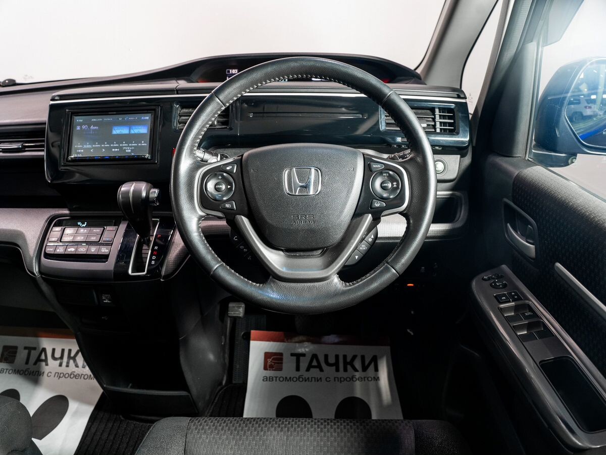 Honda Stepwgn 2019 - фото автомобиля