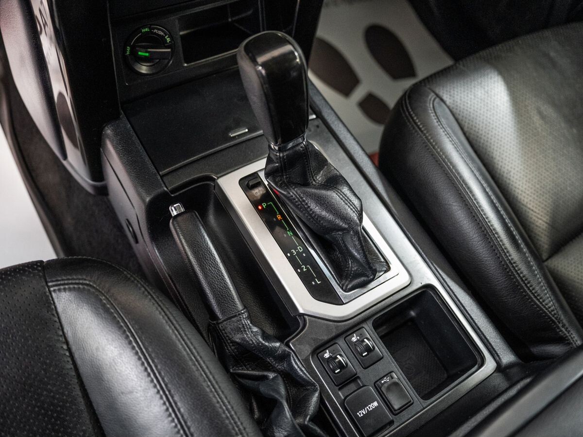 Toyota Land Cruiser Prado 2014 - фото автомобиля