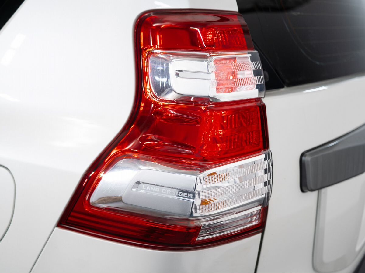 Toyota Land Cruiser Prado 2014 - фото автомобиля