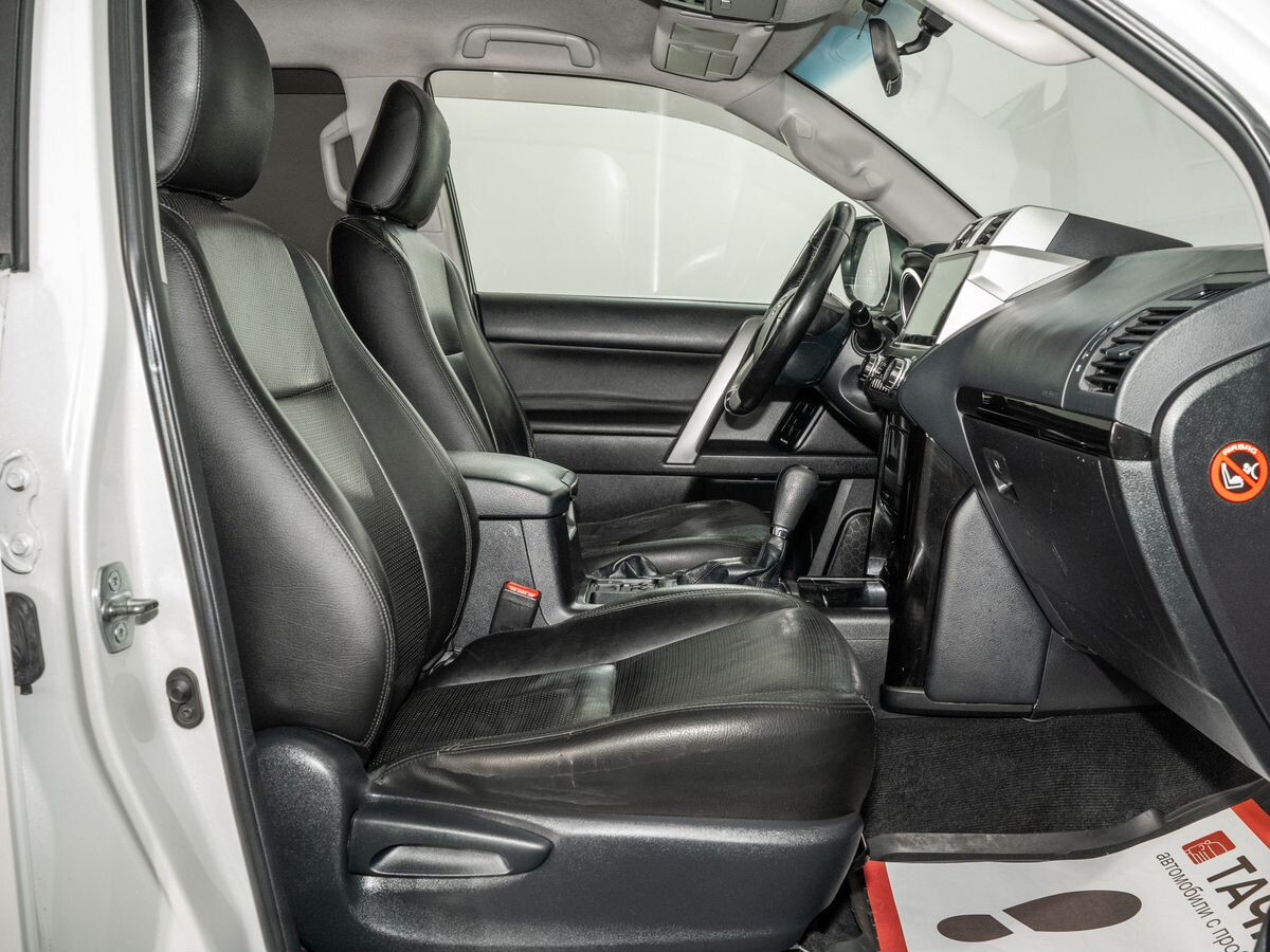 Toyota Land Cruiser Prado 2014 - фото автомобиля