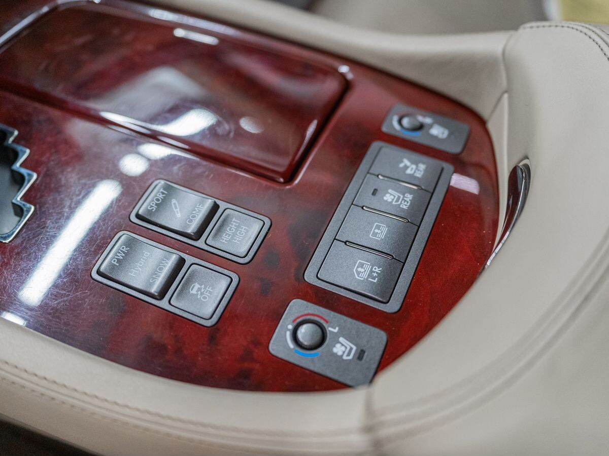 Lexus LS600hL 2008 - фото автомобиля