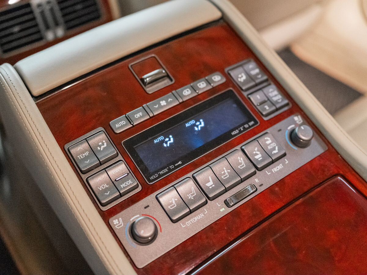 Lexus LS600hL 2008 - фото автомобиля