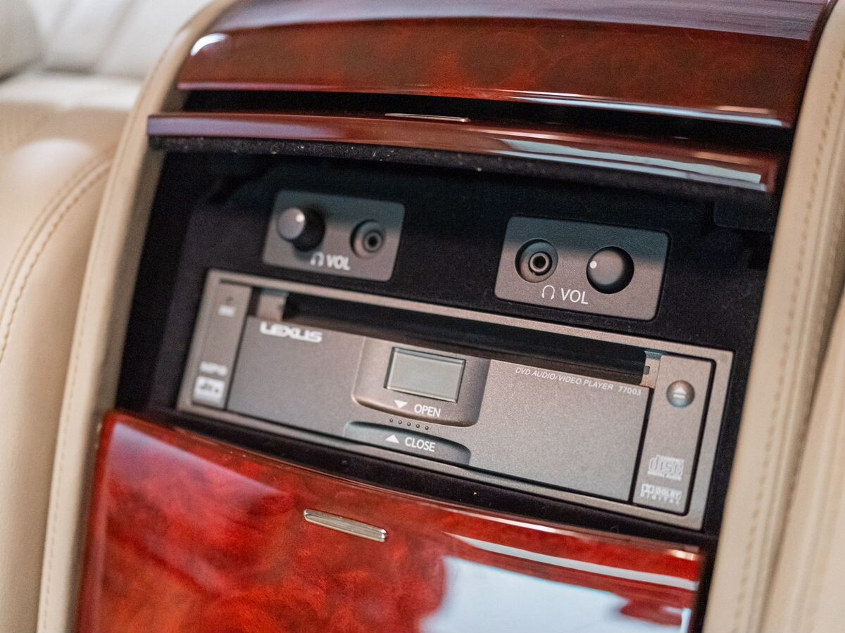 Lexus LS600hL 2008 - фото автомобиля