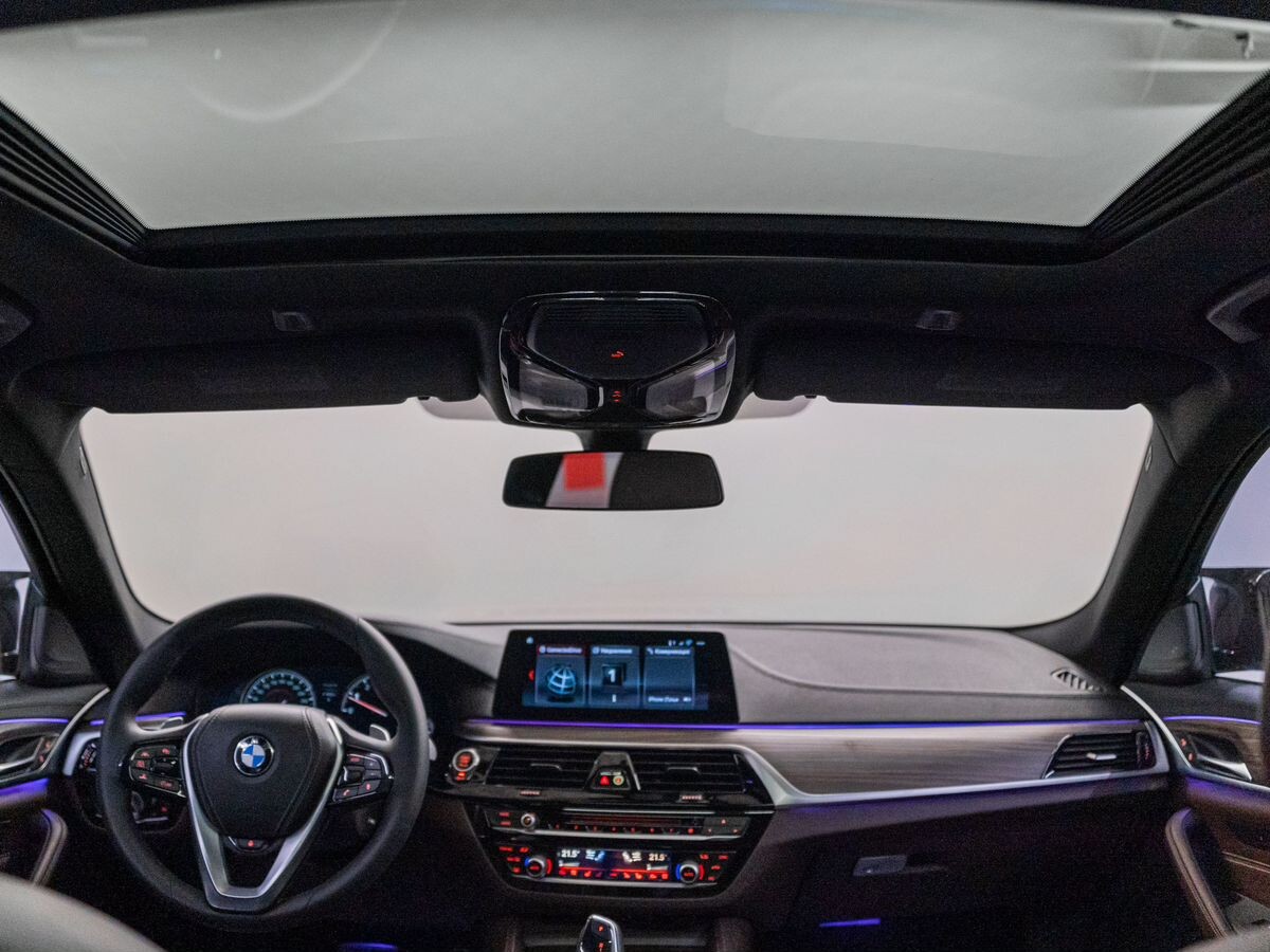 BMW 5-Series 2017 - фото автомобиля