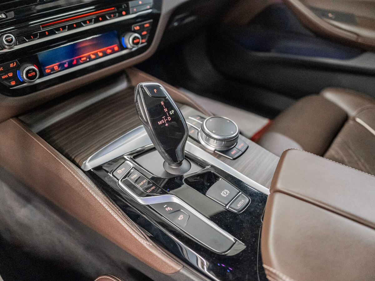 BMW 5-Series 2017 - фото автомобиля