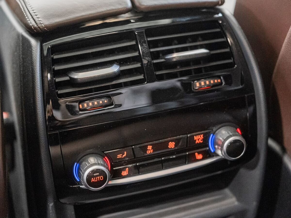 BMW 5-Series 2017 - фото автомобиля