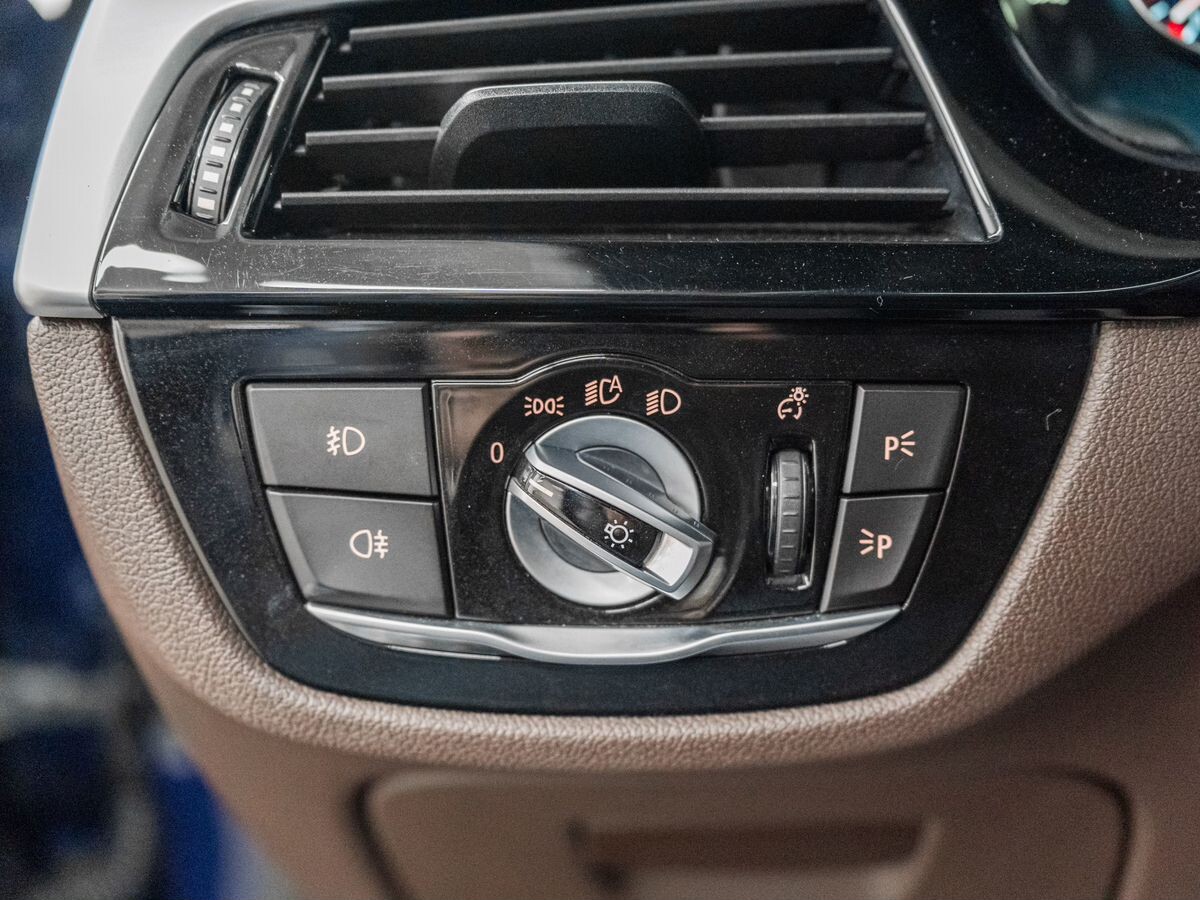 BMW 5-Series 2017 - фото автомобиля