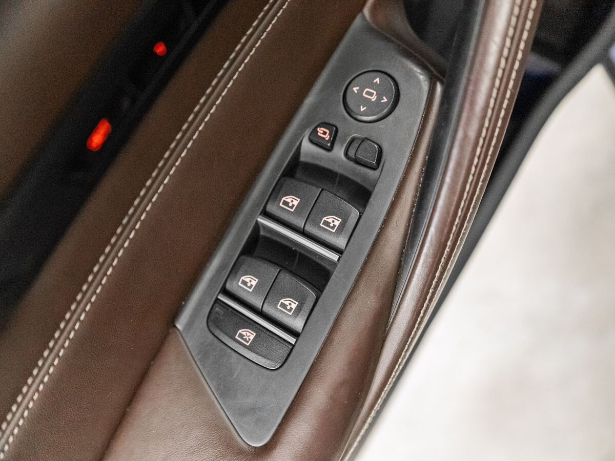 BMW 5-Series 2017 - фото автомобиля