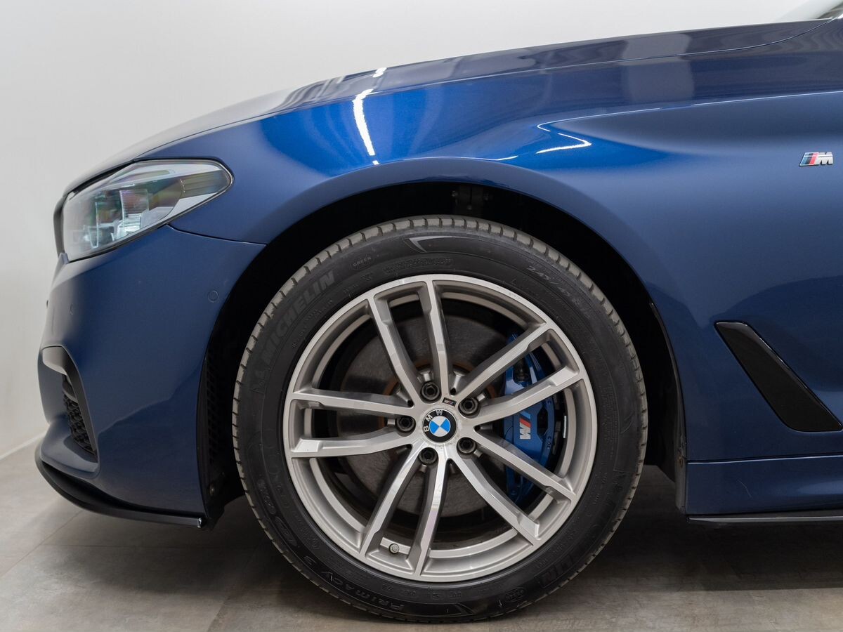 BMW 5-Series 2017 - фото автомобиля