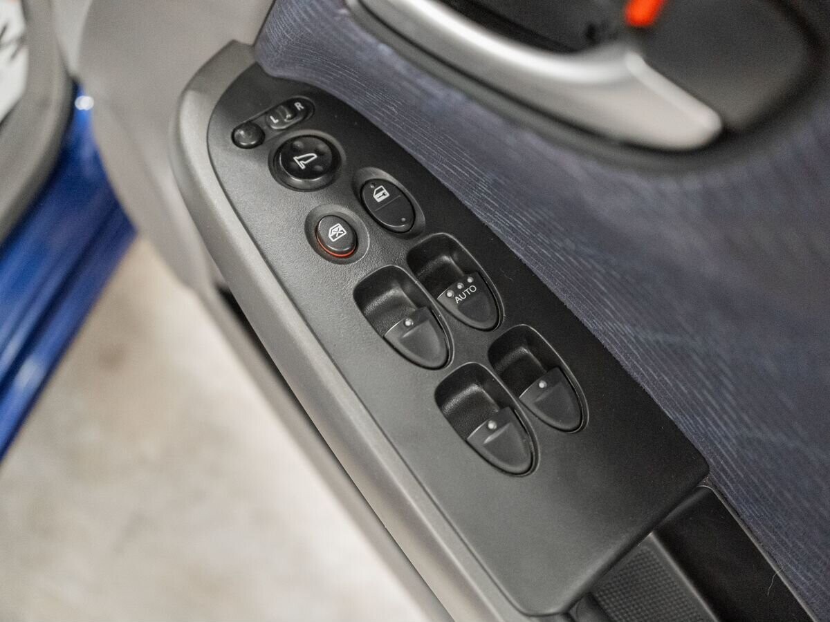 Honda Stream 2009 - фото автомобиля