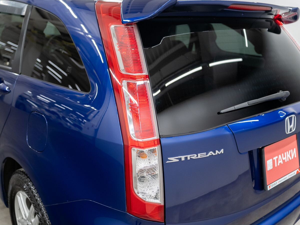 Honda Stream 2009 - фото автомобиля