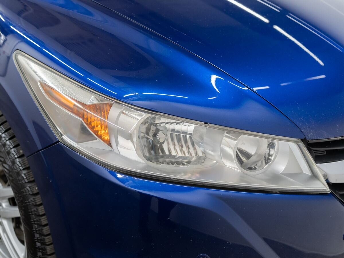 Honda Stream 2009 - фото автомобиля