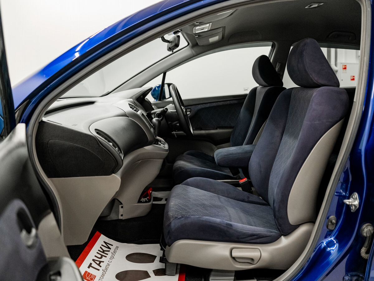 Honda Stream 2009 - фото автомобиля