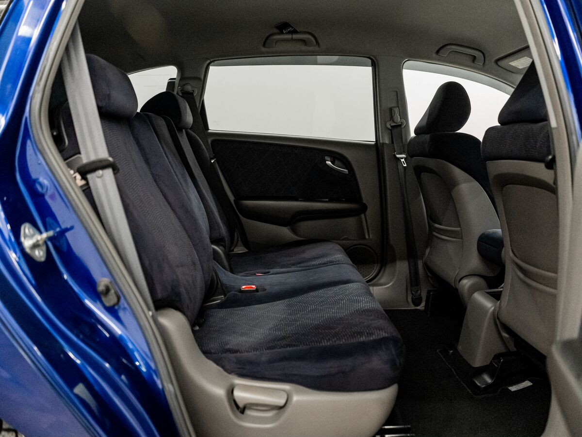 Honda Stream 2009 - фото автомобиля