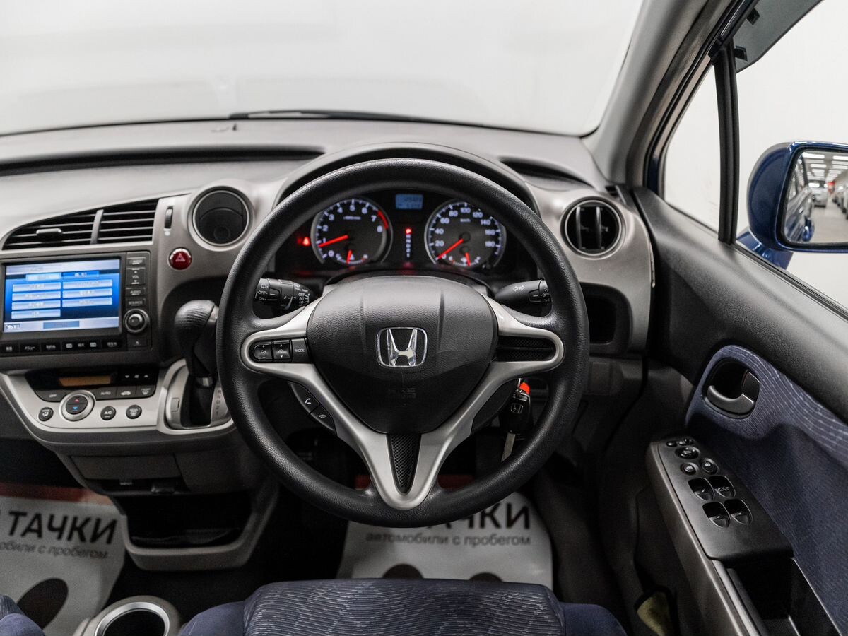 Honda Stream 2009 - фото автомобиля