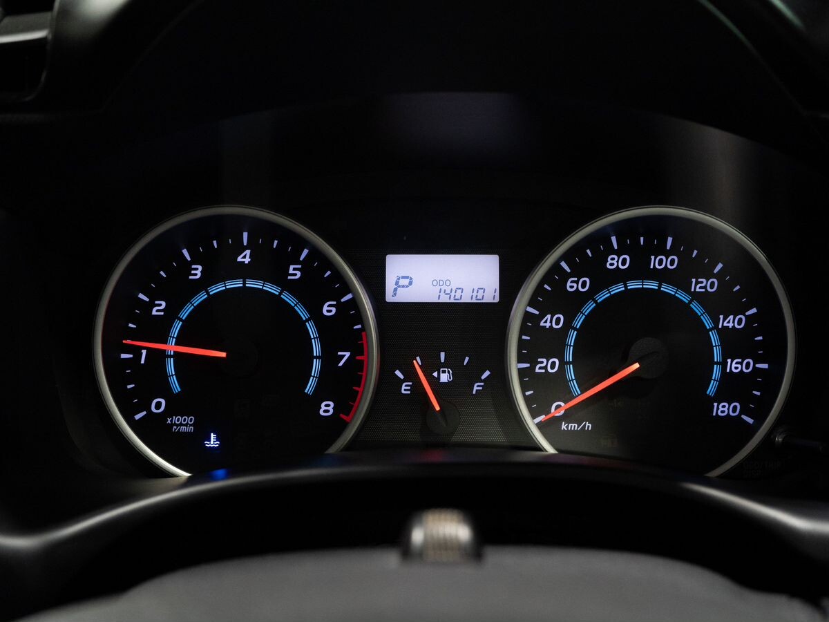 Toyota Wish 2010 - фото автомобиля