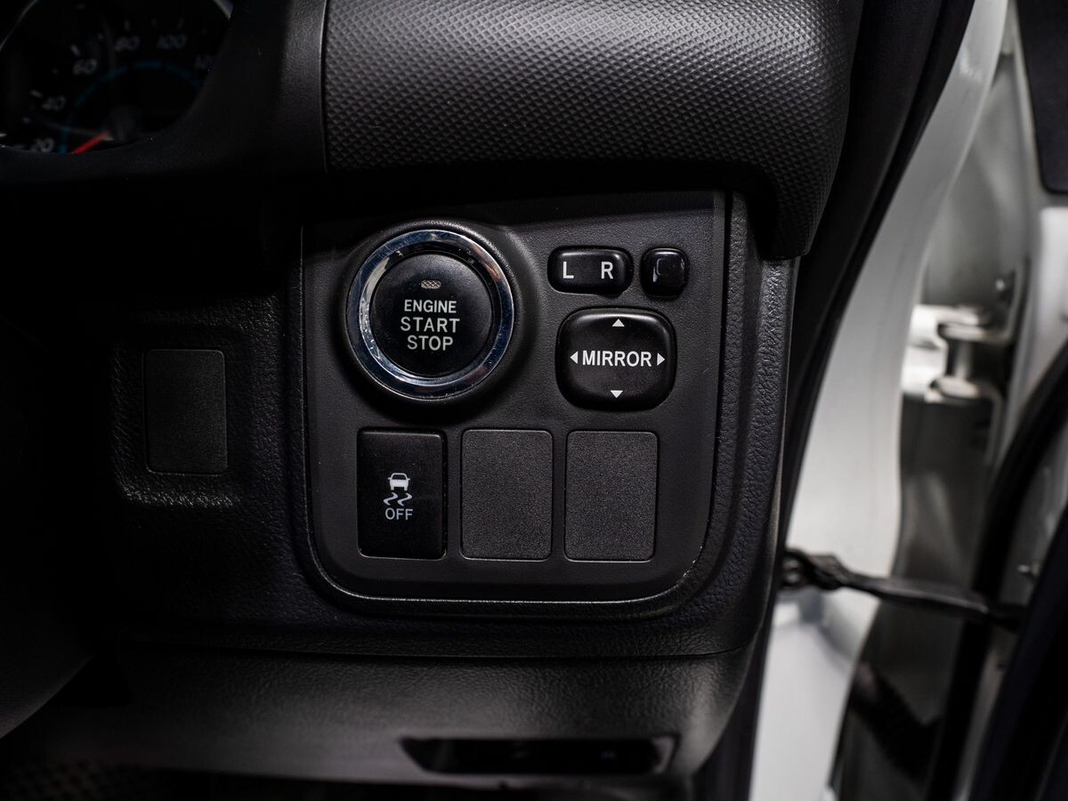 Toyota Wish 2010 - фото автомобиля