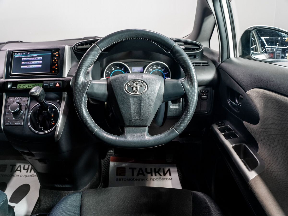 Toyota Wish 2010 - фото автомобиля