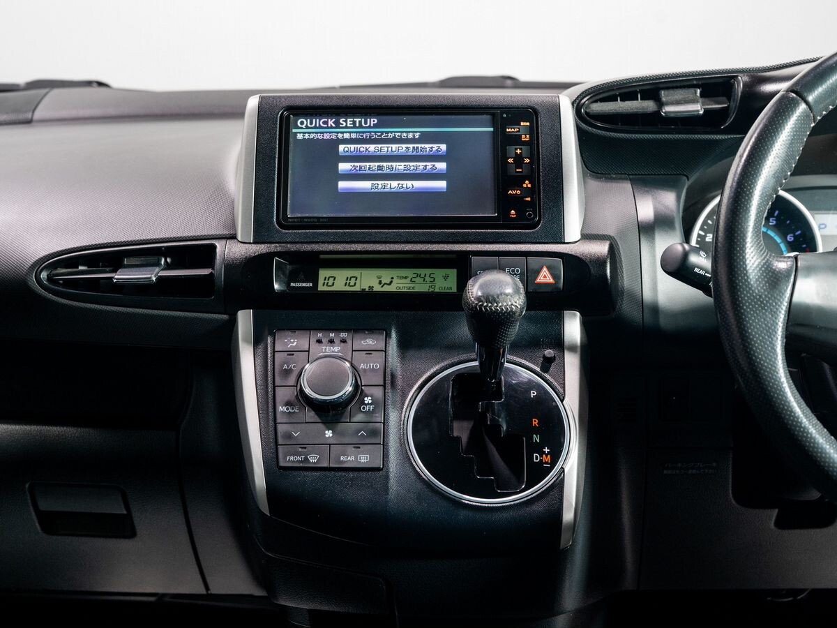 Toyota Wish 2010 - фото автомобиля