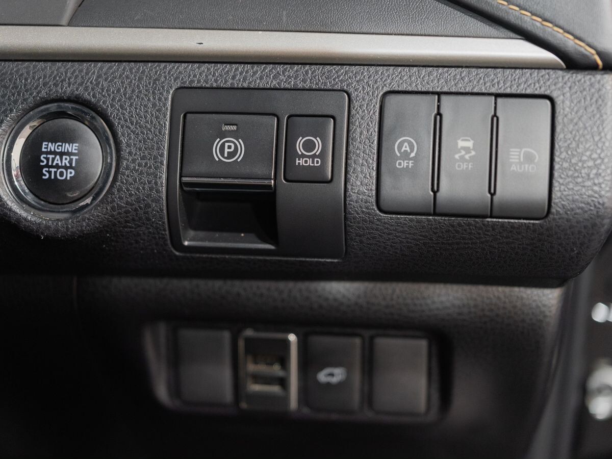 Toyota Harrier 2019 - фото автомобиля