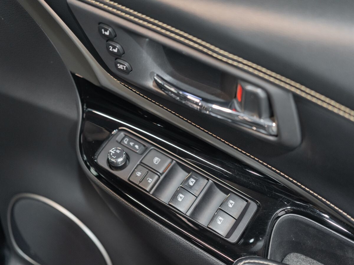 Toyota Harrier 2019 - фото автомобиля