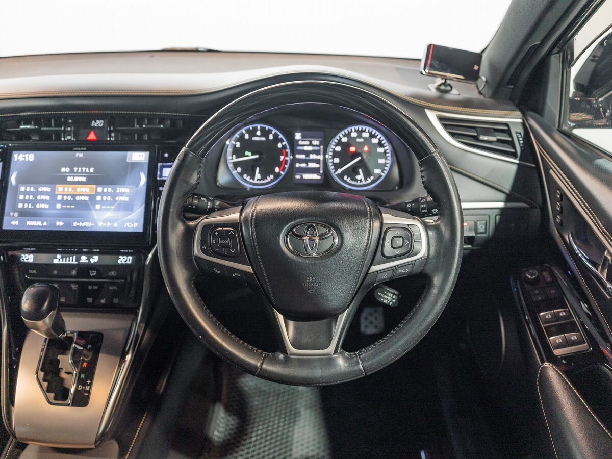 Toyota Harrier 2019 - фото автомобиля