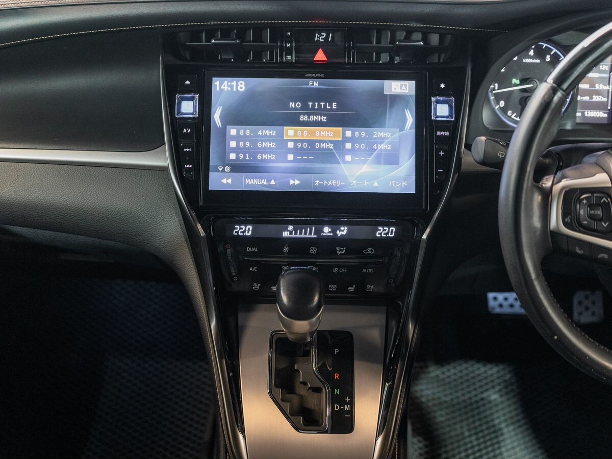 Toyota Harrier 2019 - фото автомобиля