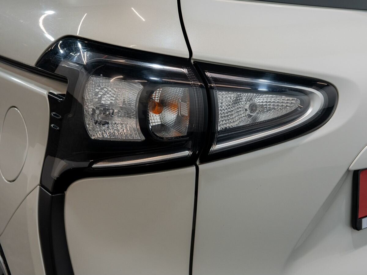 Toyota Sienta 2019 - фото автомобиля