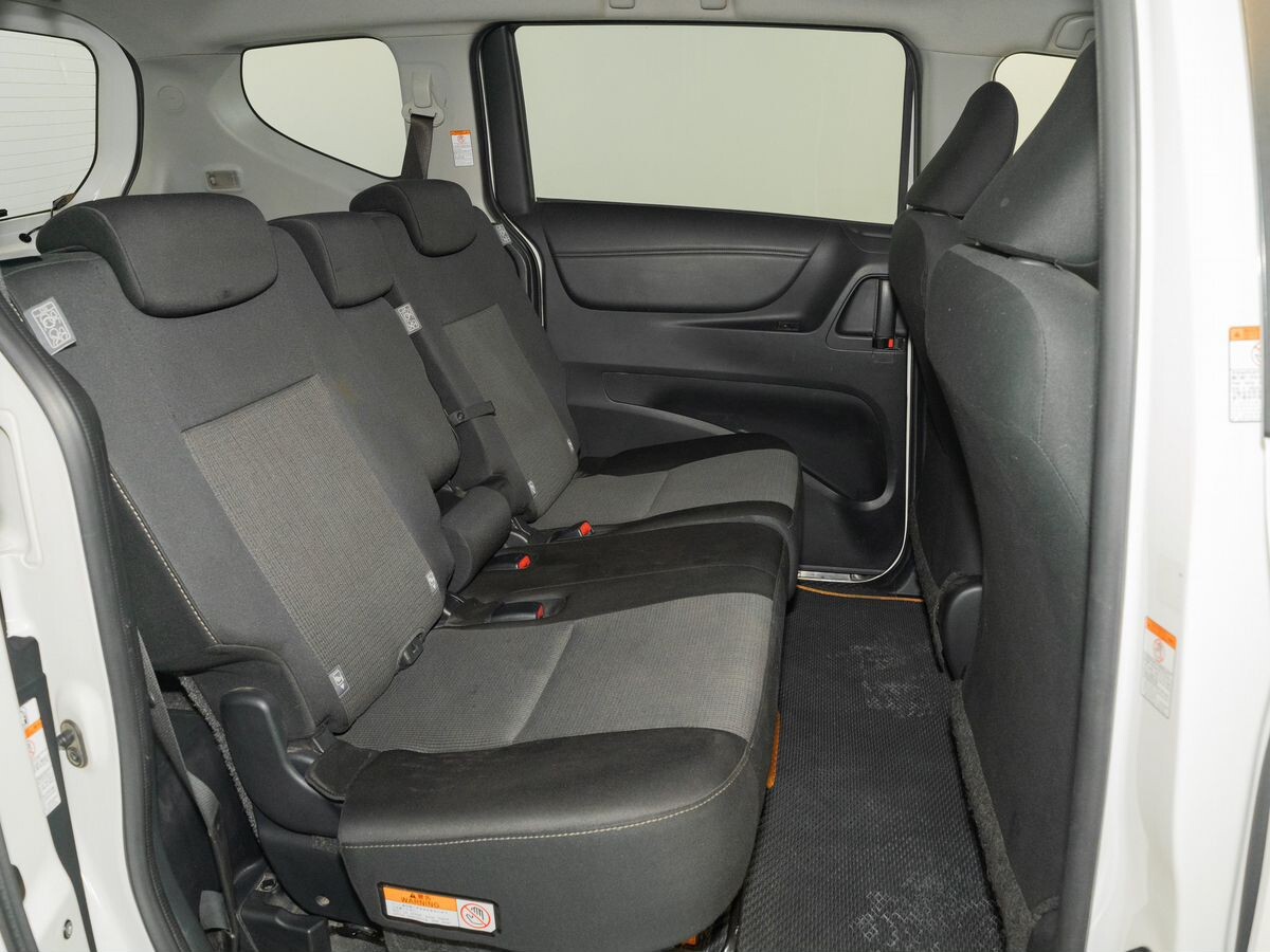 Toyota Sienta 2019 - фото автомобиля