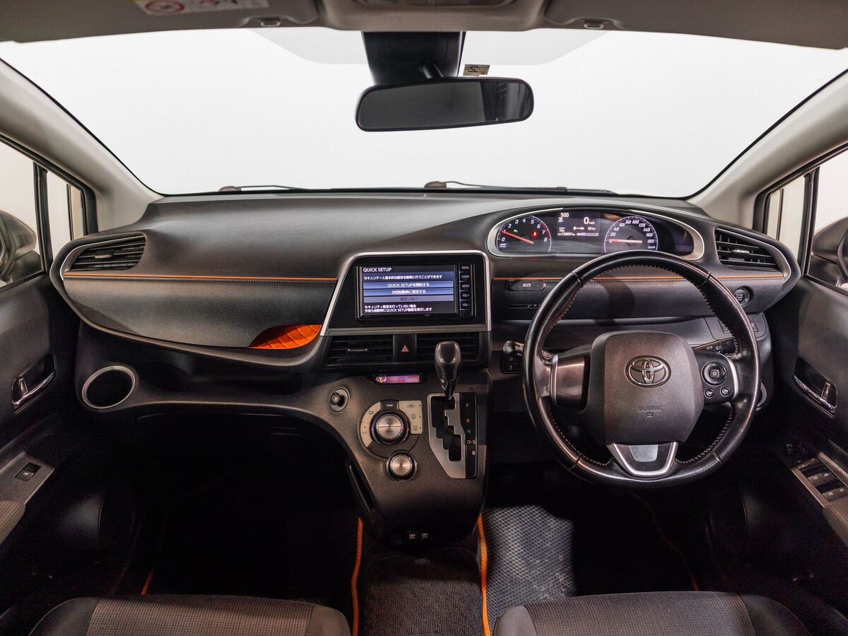 Toyota Sienta 2019 - фото автомобиля