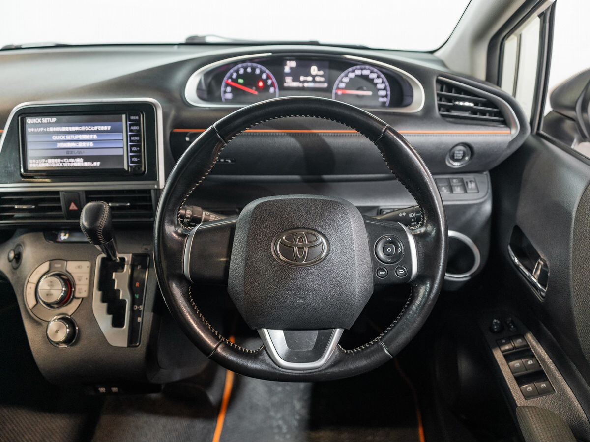 Toyota Sienta 2019 - фото автомобиля