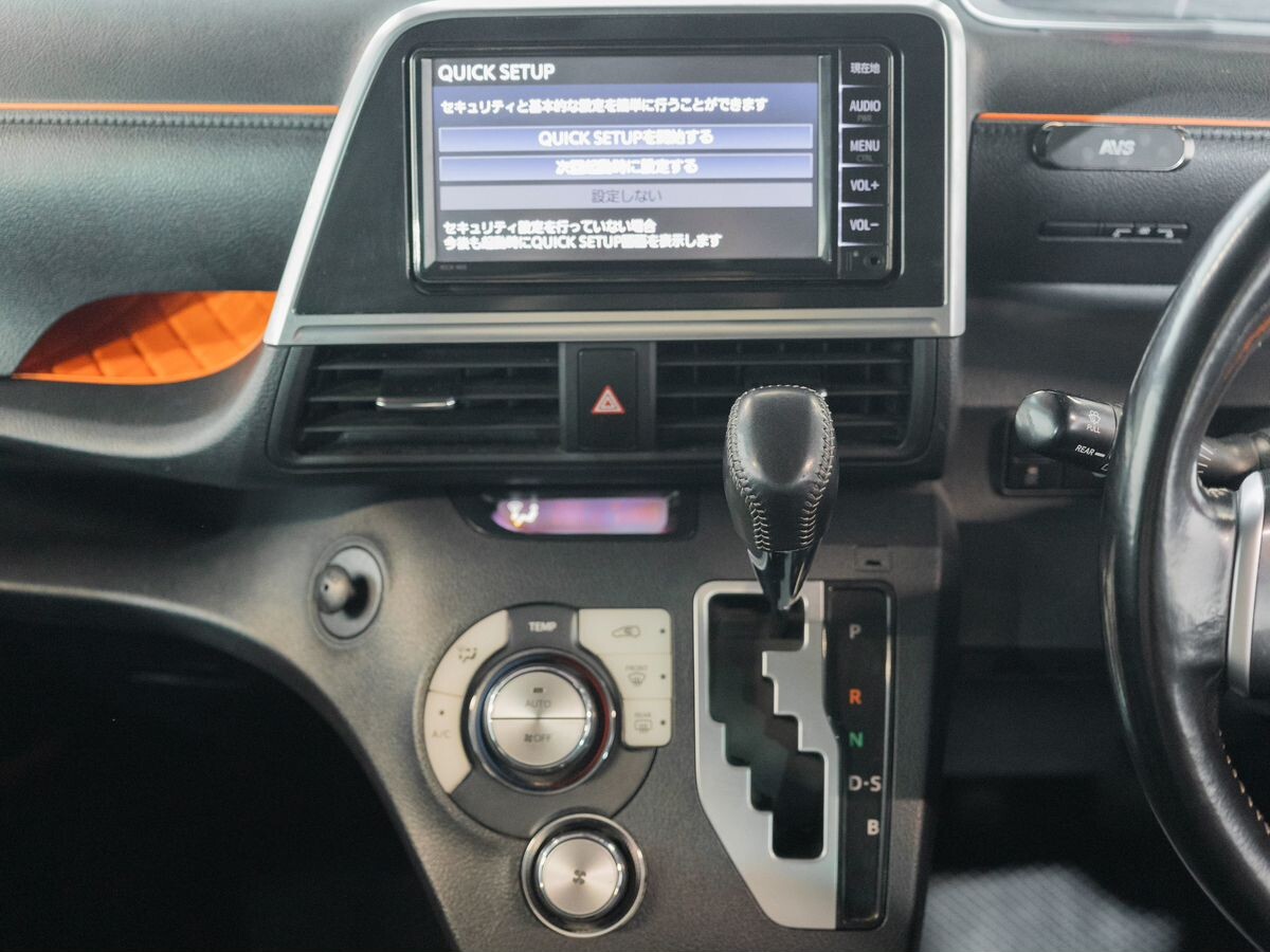 Toyota Sienta 2019 - фото автомобиля