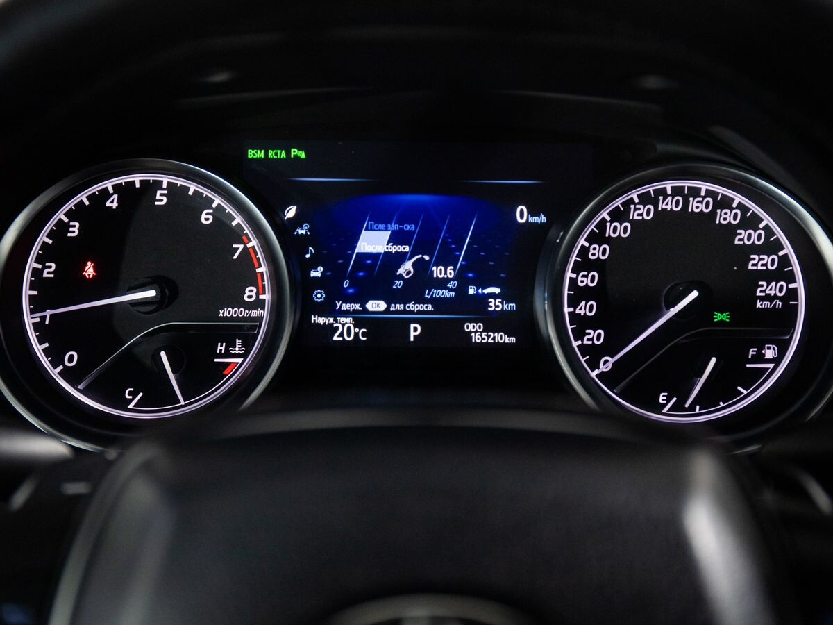 Toyota Camry 2018 - фото автомобиля