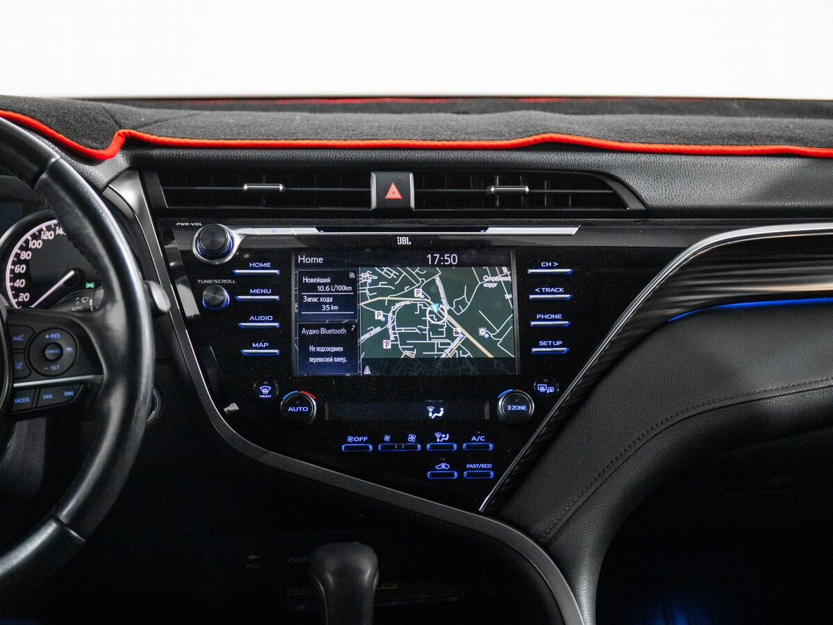 Toyota Camry 2018 - фото автомобиля