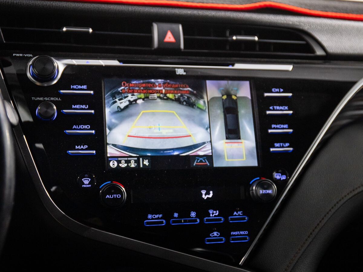 Toyota Camry 2018 - фото автомобиля