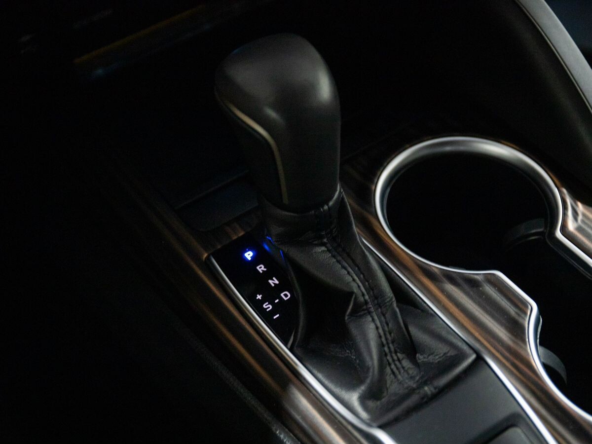 Toyota Camry 2018 - фото автомобиля