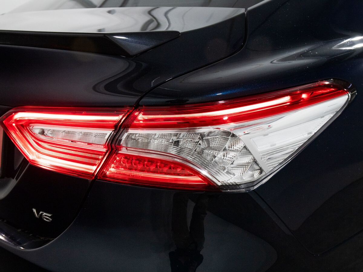 Toyota Camry 2018 - фото автомобиля