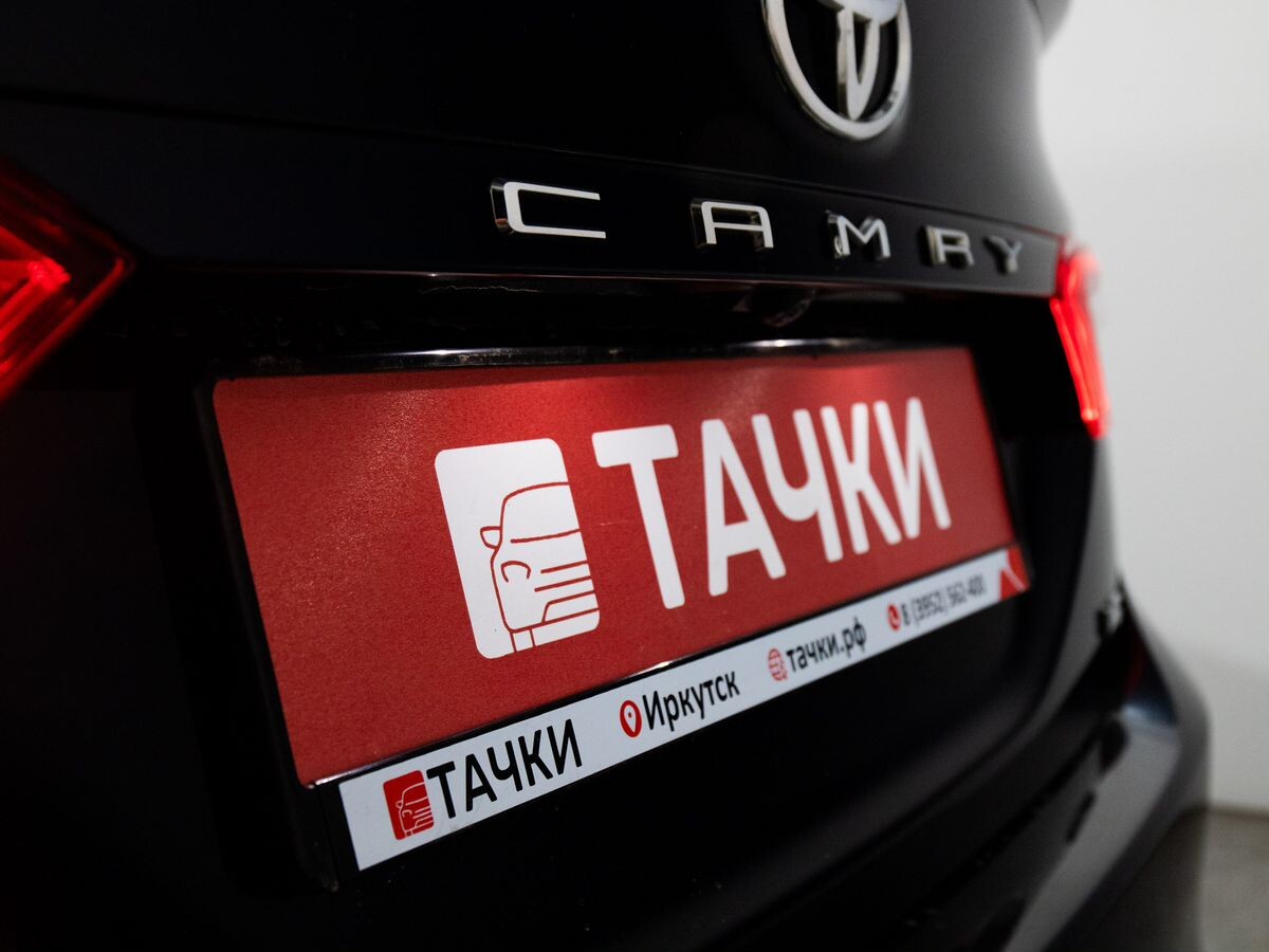 Toyota Camry 2018 - фото автомобиля