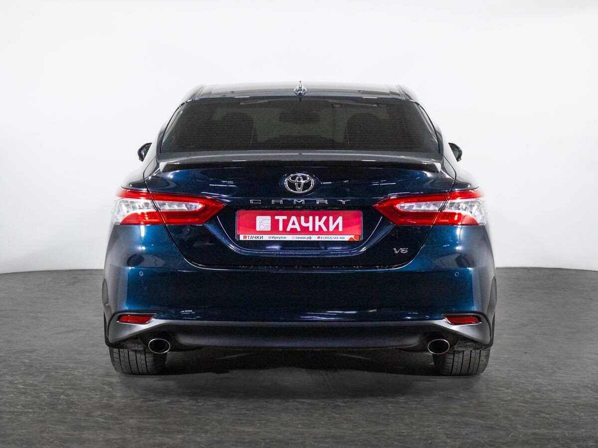 Toyota Camry 2018 - фото автомобиля