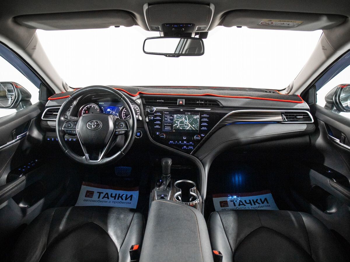 Toyota Camry 2018 - фото автомобиля