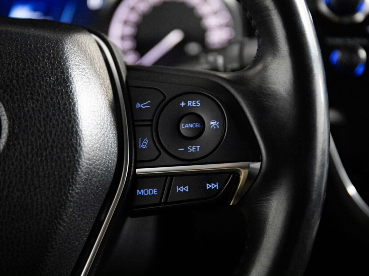 Toyota Camry 2018 - фото автомобиля