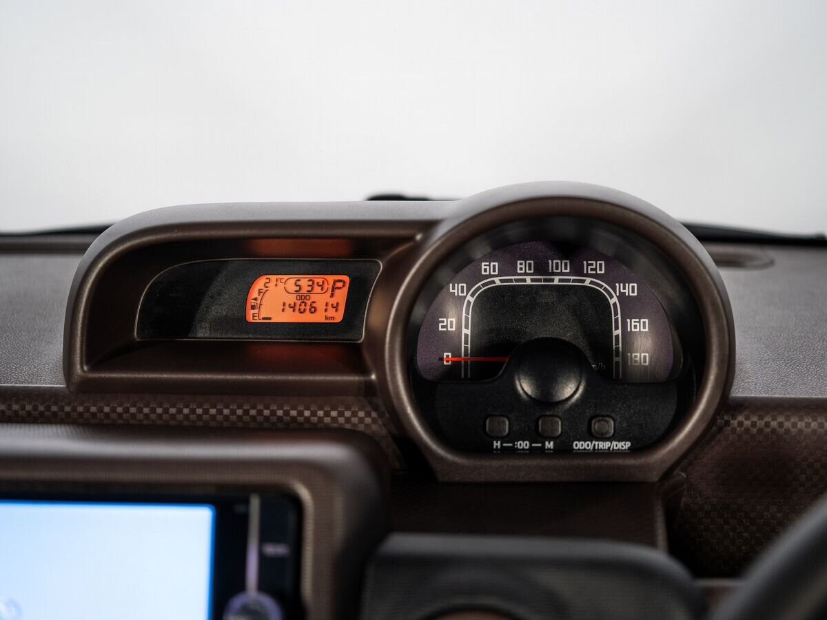 Toyota Spade 2013 - фото автомобиля