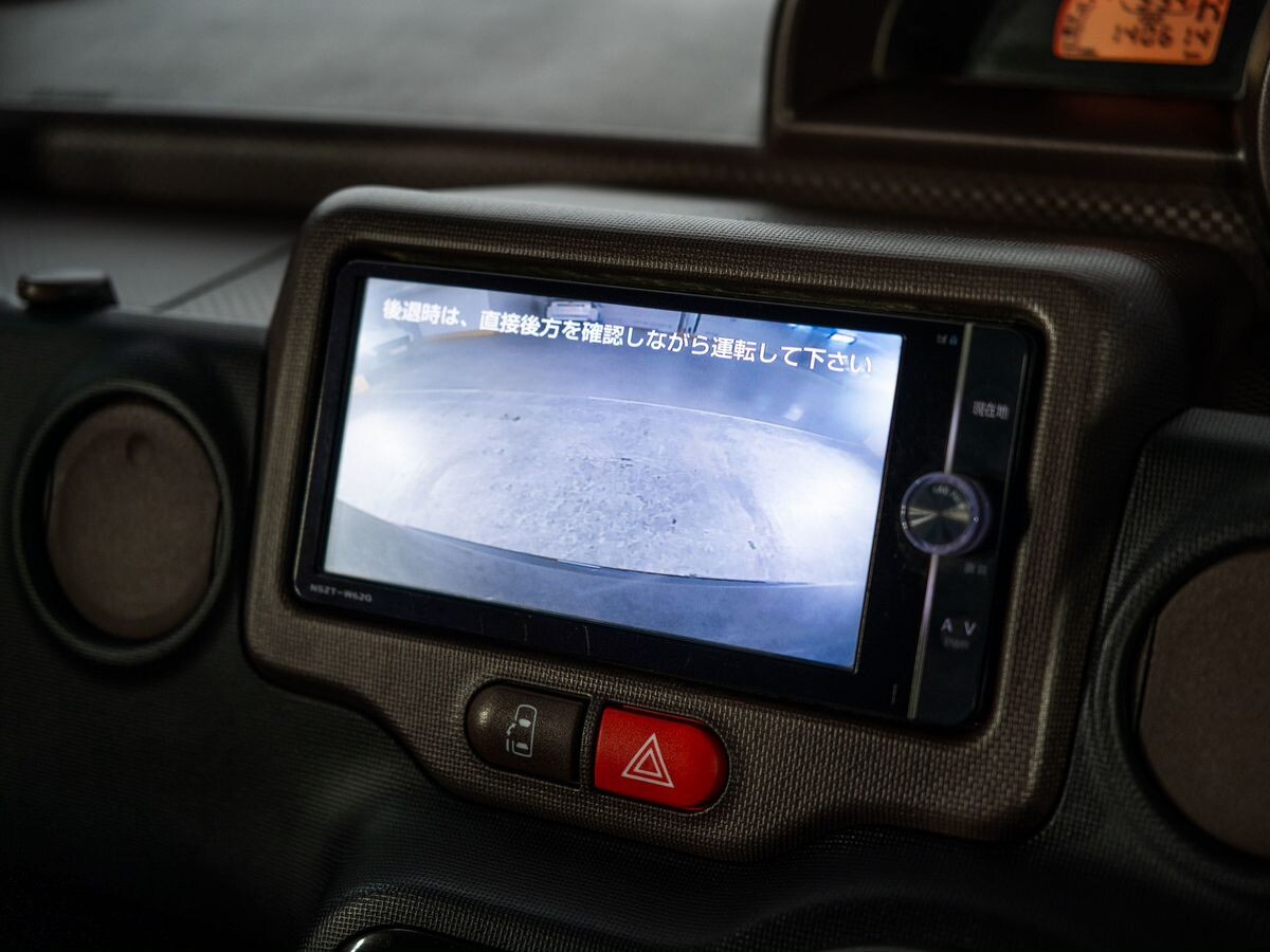 Toyota Spade 2013 - фото автомобиля