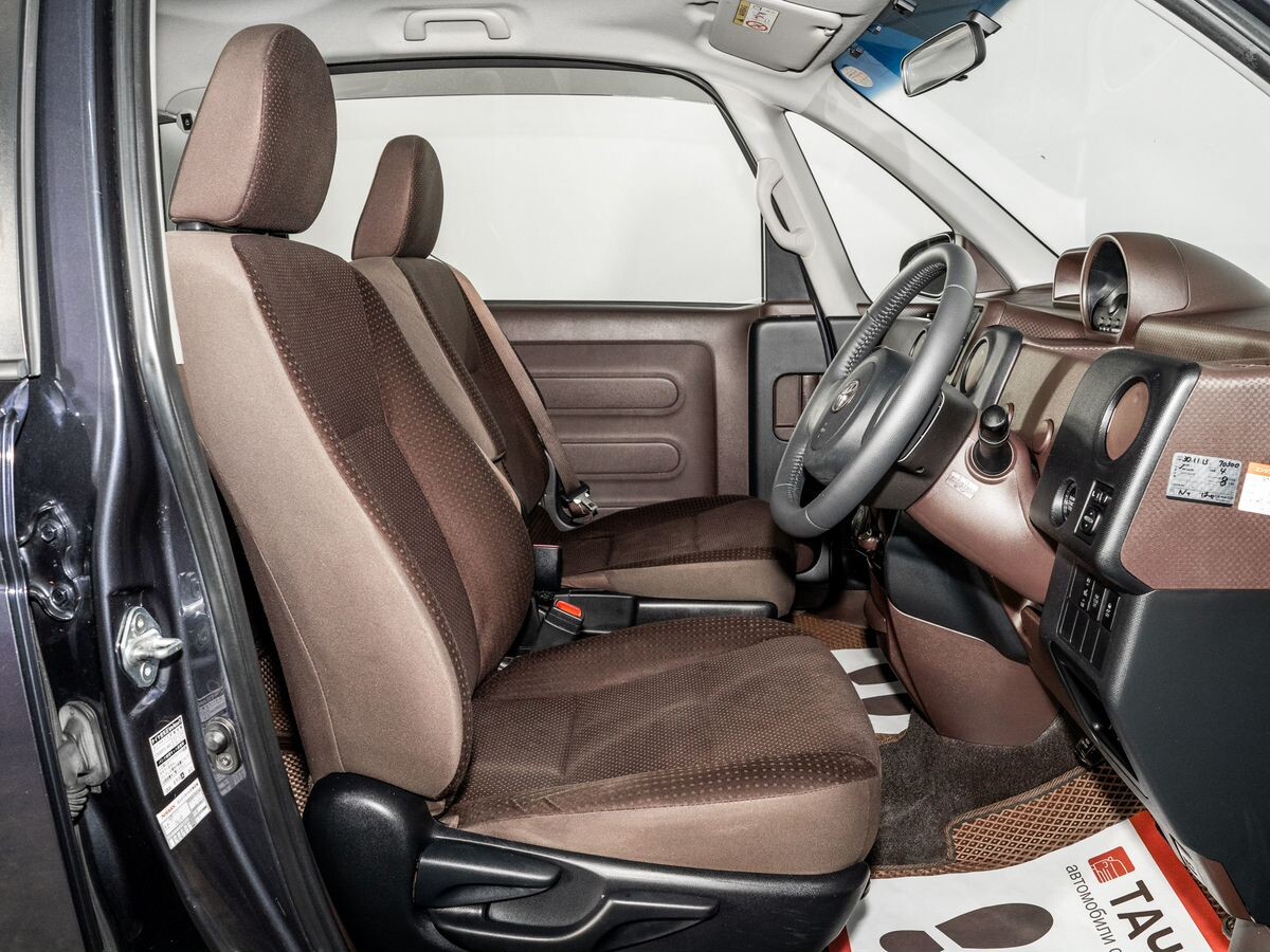 Toyota Spade 2013 - фото автомобиля