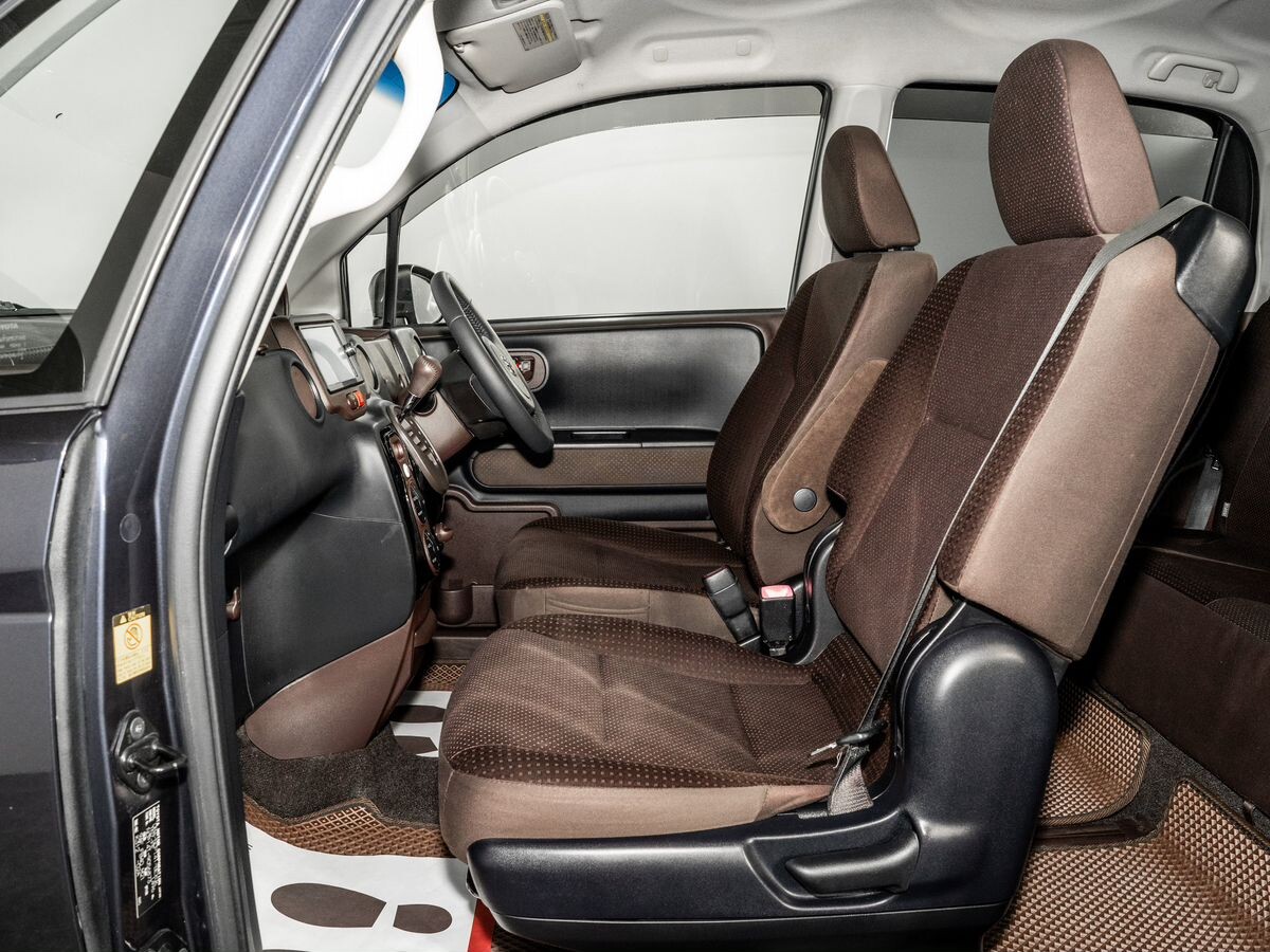 Toyota Spade 2013 - фото автомобиля